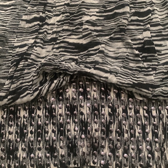 Y2k bebe black white space dye studded T back Drape Front tank top - Picture 4 of 5